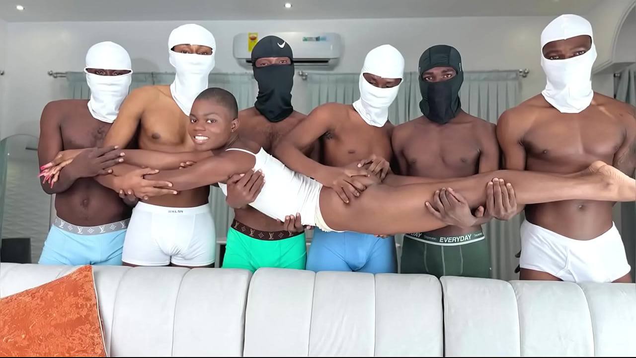 Daisy Melanin With Six Men